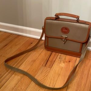 Dooney & Bourke crossbody purse. never worn!